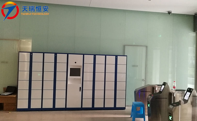 電子更衣柜